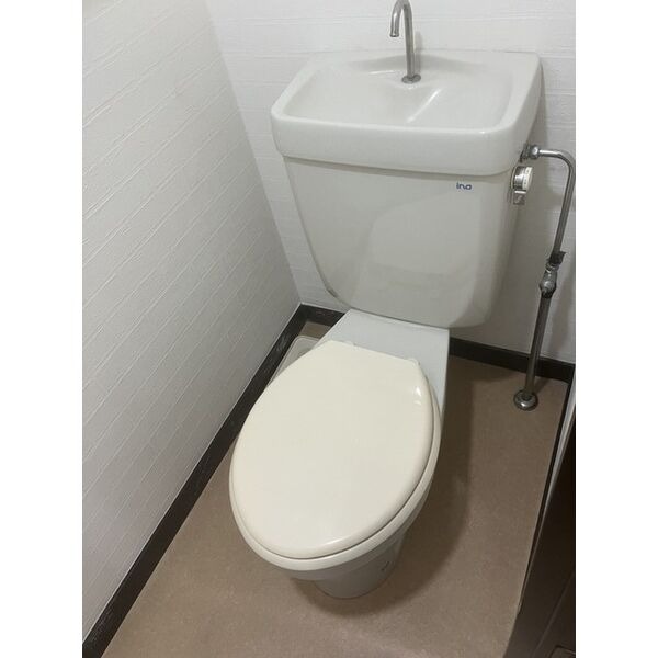 清潔感のあるトイレです