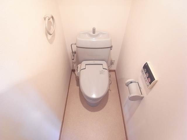 ウォシュレット完備です。