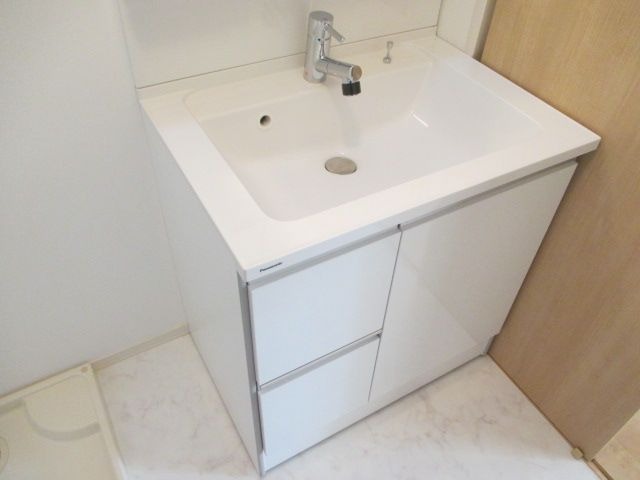 使い勝手の良さそうな洗面台です