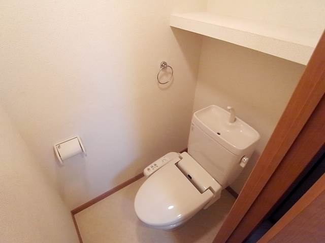 ウォシュレット完備しています。