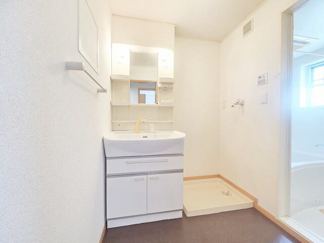 毎朝の身支度がしやすい洗面所です