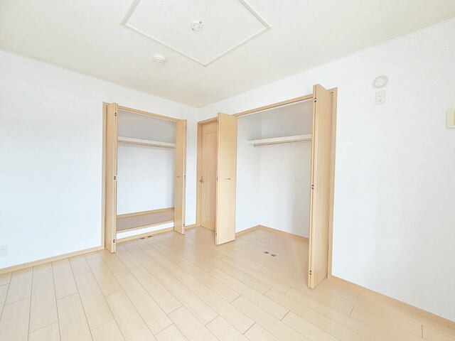 たっぷりと収納できるクローゼットです