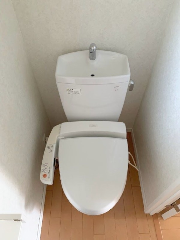 清潔感のあるトイレですね