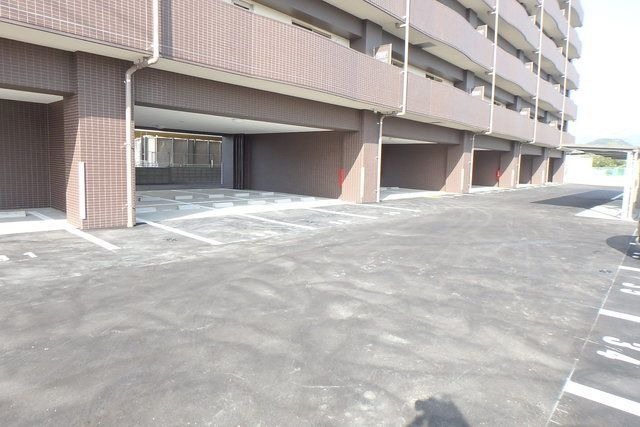 敷地内駐車場ございます