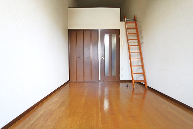 日当たりの良い明るいお部屋ですよ