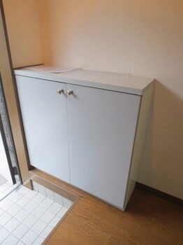 収納たっぷりの下駄箱です