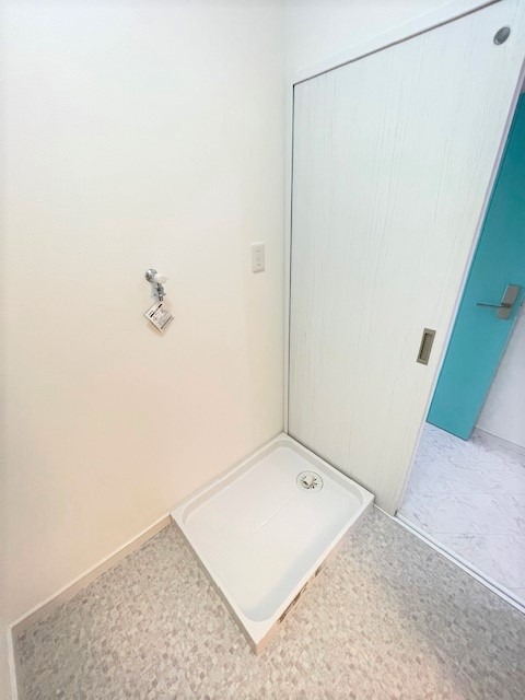 洗濯機はもちろん室内です。