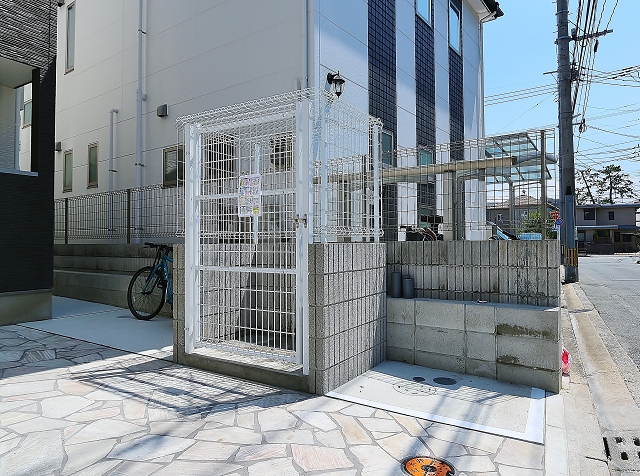 敷地内にごみ置き場も完備しております