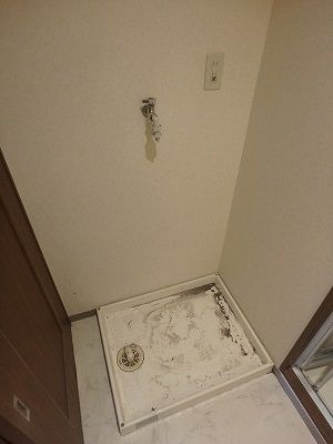 室内洗濯機置場完備。