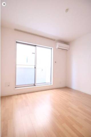 大きな窓があると、部屋が広く感じます