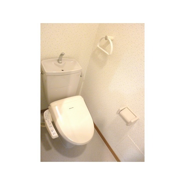 清潔感のあるトイレです