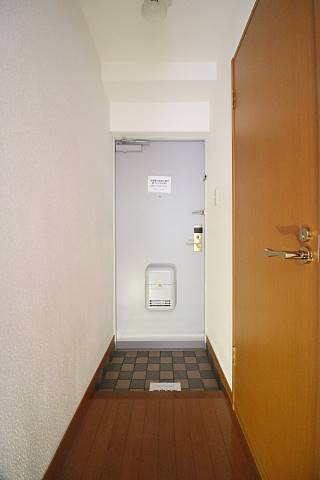 玄関はこんな感じです