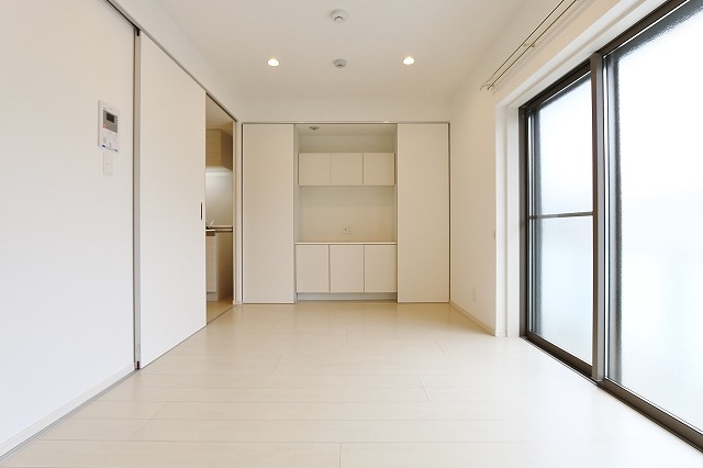 白を基調とした明るいお部屋ですね
