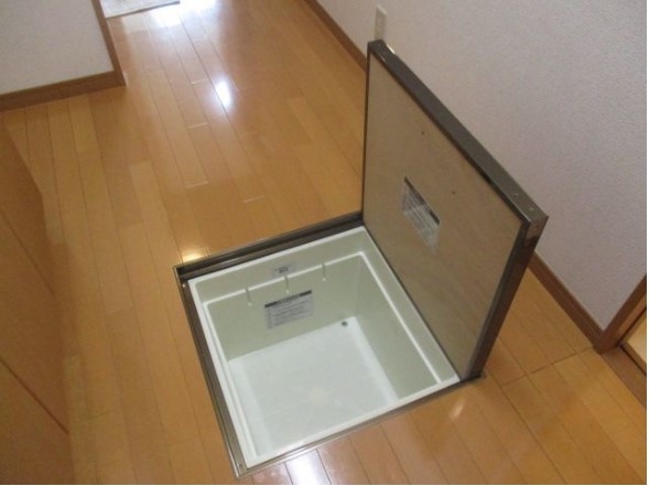 床下収納はあると便利ですね