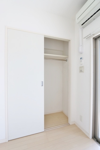洋室のクローゼットになります