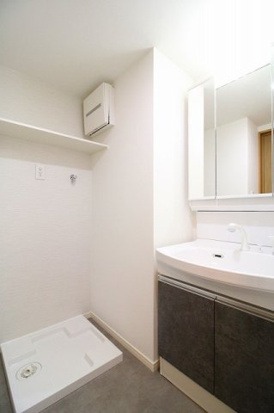 お出かけ前の身支度はこちらでバッチリです