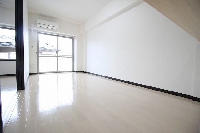 家具の配置がしやすいお部屋です。
