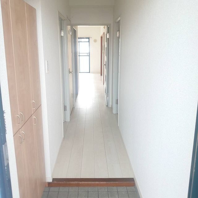 天井高のシューズボックスです
