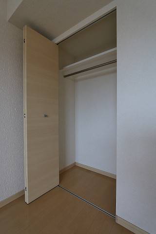 お洋服が多い方でも楽々収納できます