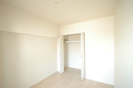 お洋服が多い方でも楽々収納できます