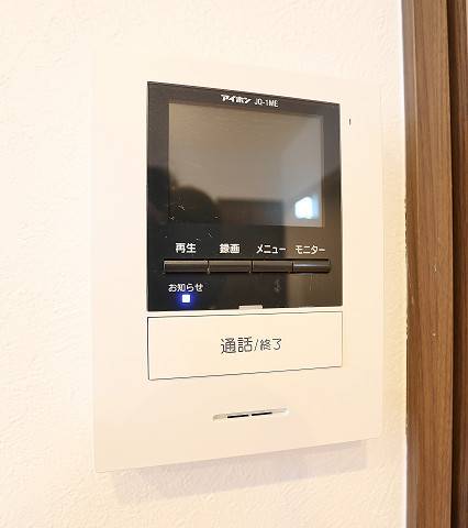 来客がモニターで確認できるんで安心です