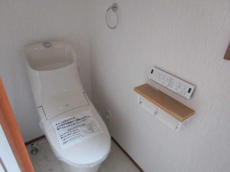 清潔感のあるトイレですね。