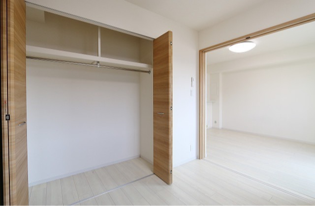 お洋服が多い方でも楽々収納できます