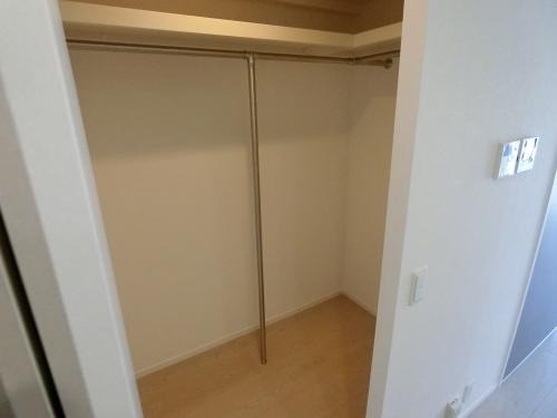 お洋服が多い方でも楽々収納できます