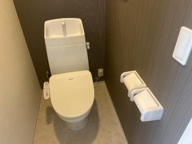 清潔感のあるトイレですね。