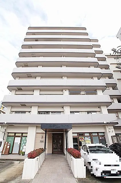 視認性の高いエントランスで安心