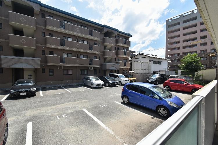 敷地内駐車場もございます