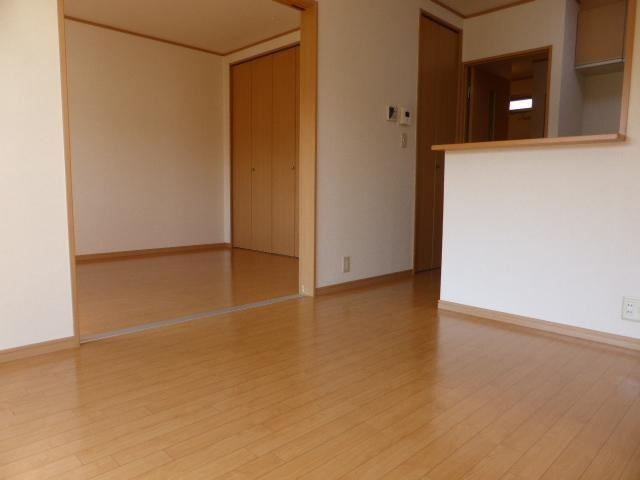 家具の配置がしやすいリビングですね
