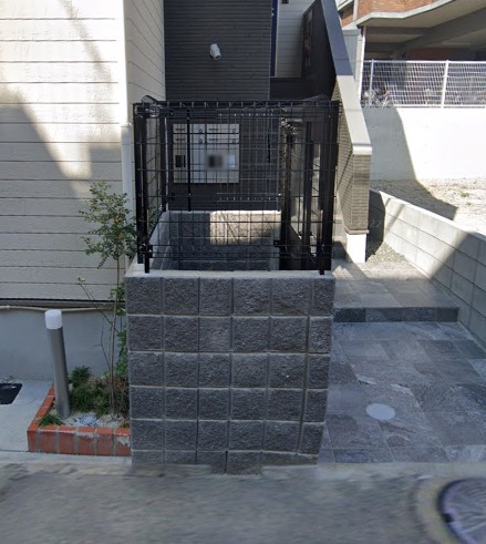 敷地内ゴミ置き場完備。
