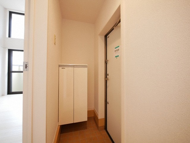 オシャレな玄関がお出迎えてくれますね