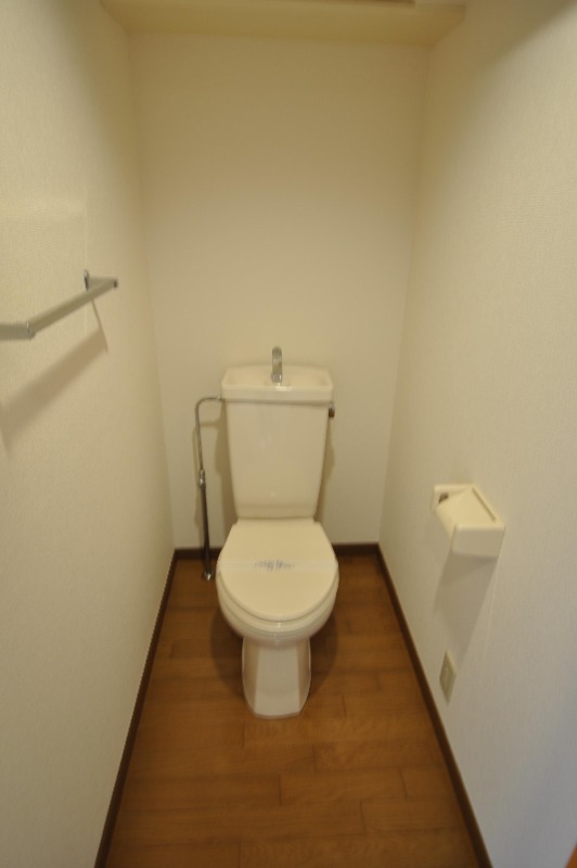 清潔感のあるトイレです