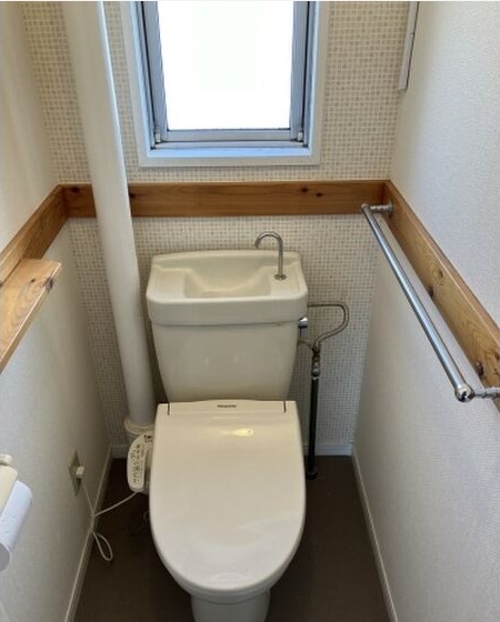 温水洗浄便座付きです