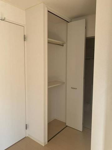 便利な収納スペースもございます。