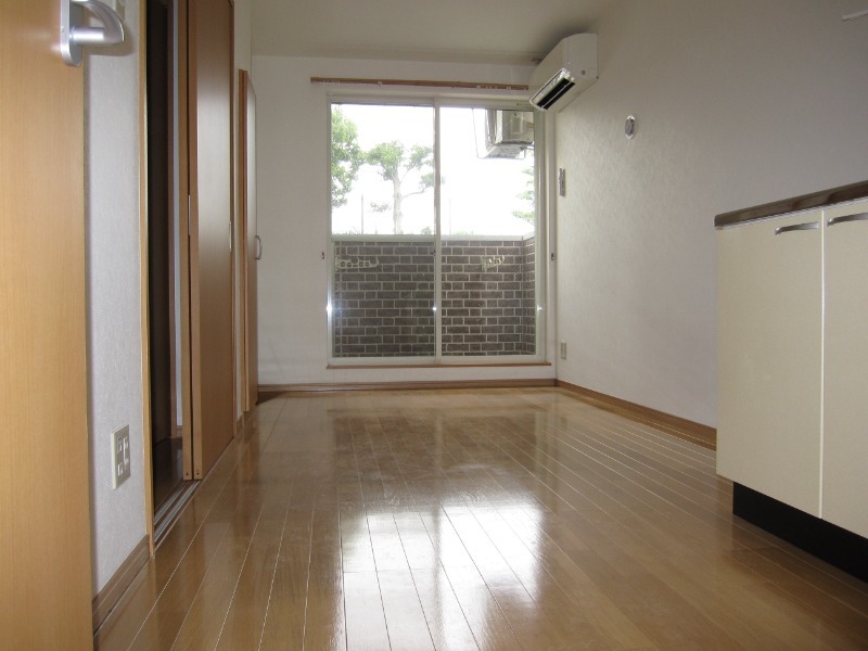 家具の配置がしやすいお部屋です