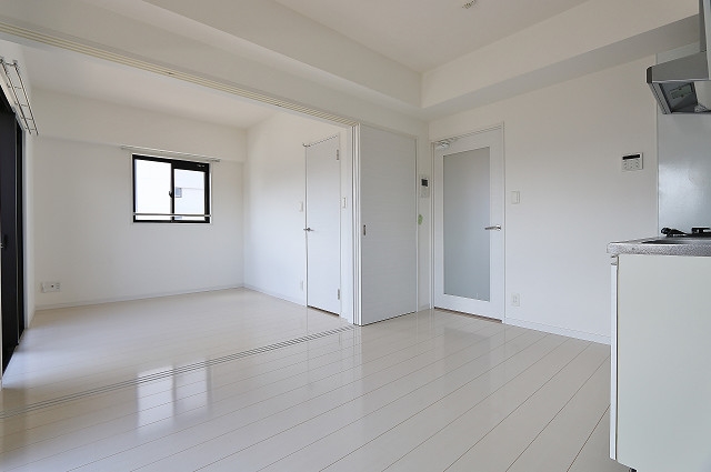 白を基調としたオシャレなお部屋です