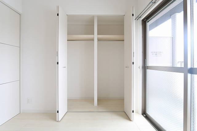 お洋服が多い方でも楽々収納できます