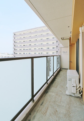 天気の良い日の洗濯物はこちらでされてください