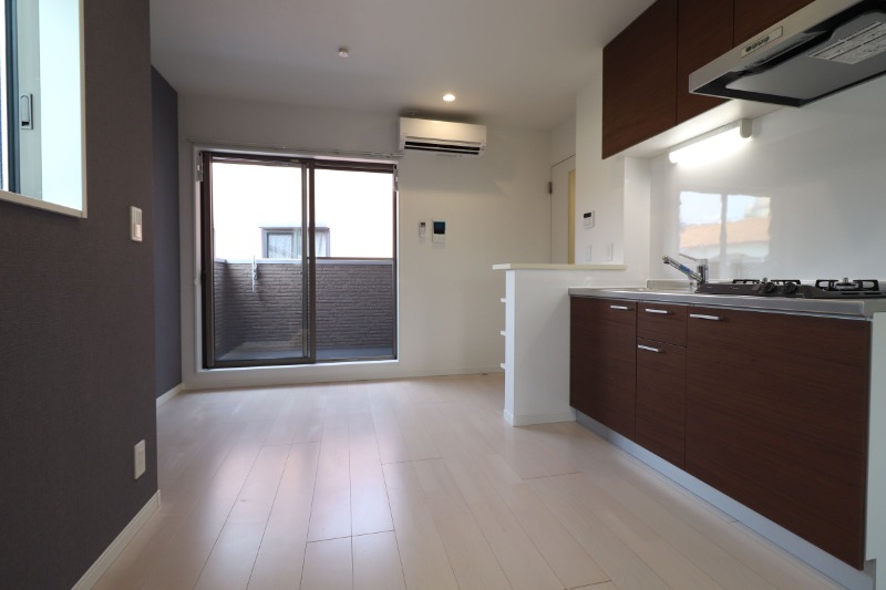 広々明るいお部屋です