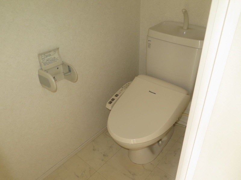 嬉しい温水洗浄便座機能付き