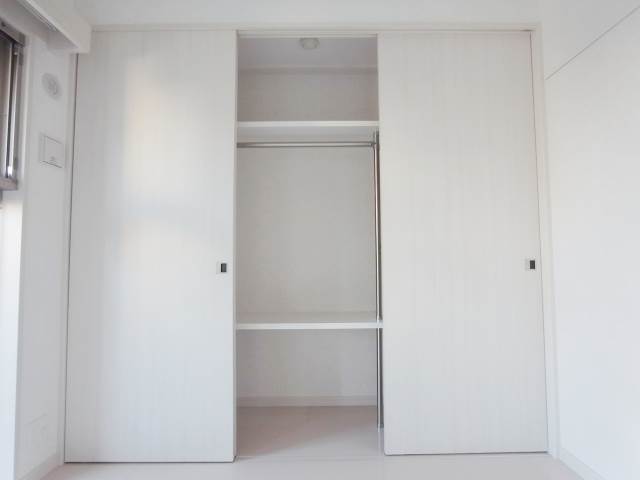 お洋服が多い方でも楽々収納できます