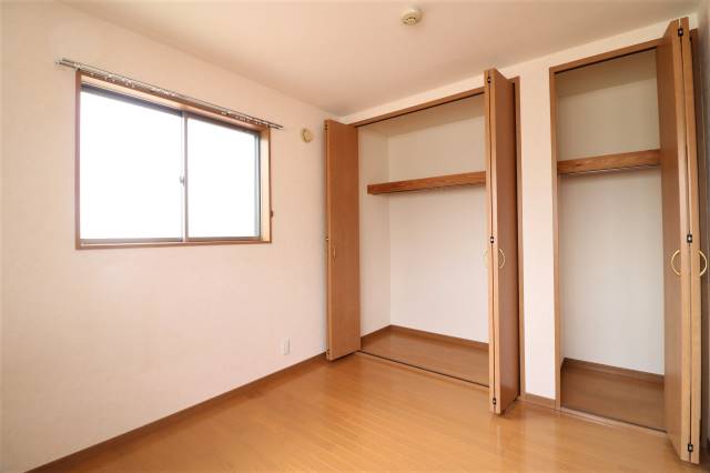クローゼットはたくさん収納できますよ