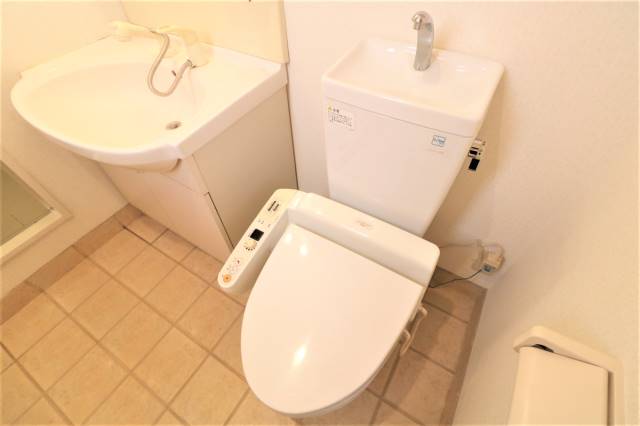 もちろんウォシュレット完備です