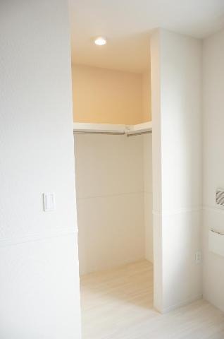 お洋服が多い方でも楽々収納できます