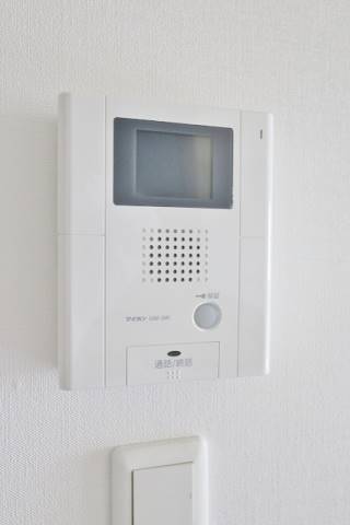 こちらのモニターで来客を確認できます