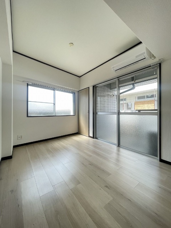 光がしっかり差し込むお部屋です