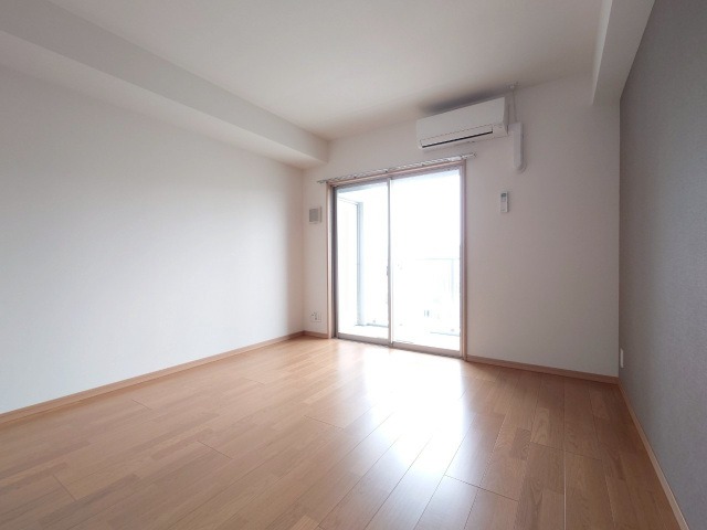 別角度から見たリビングです。